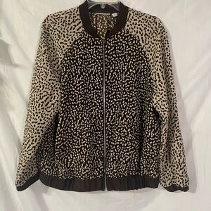 Susan Graver Black and Cream Bomber Jacket Full Zip  front .Lightweight M